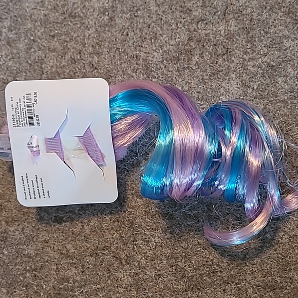 Claire's Club Girl's Plushy Unicorn Hair Accessories & Colorful Extensions Clips - Picture 10 of 11
